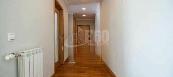 Apartamento de 4 dormitorios en Espinho, Portugal No. 90878 9