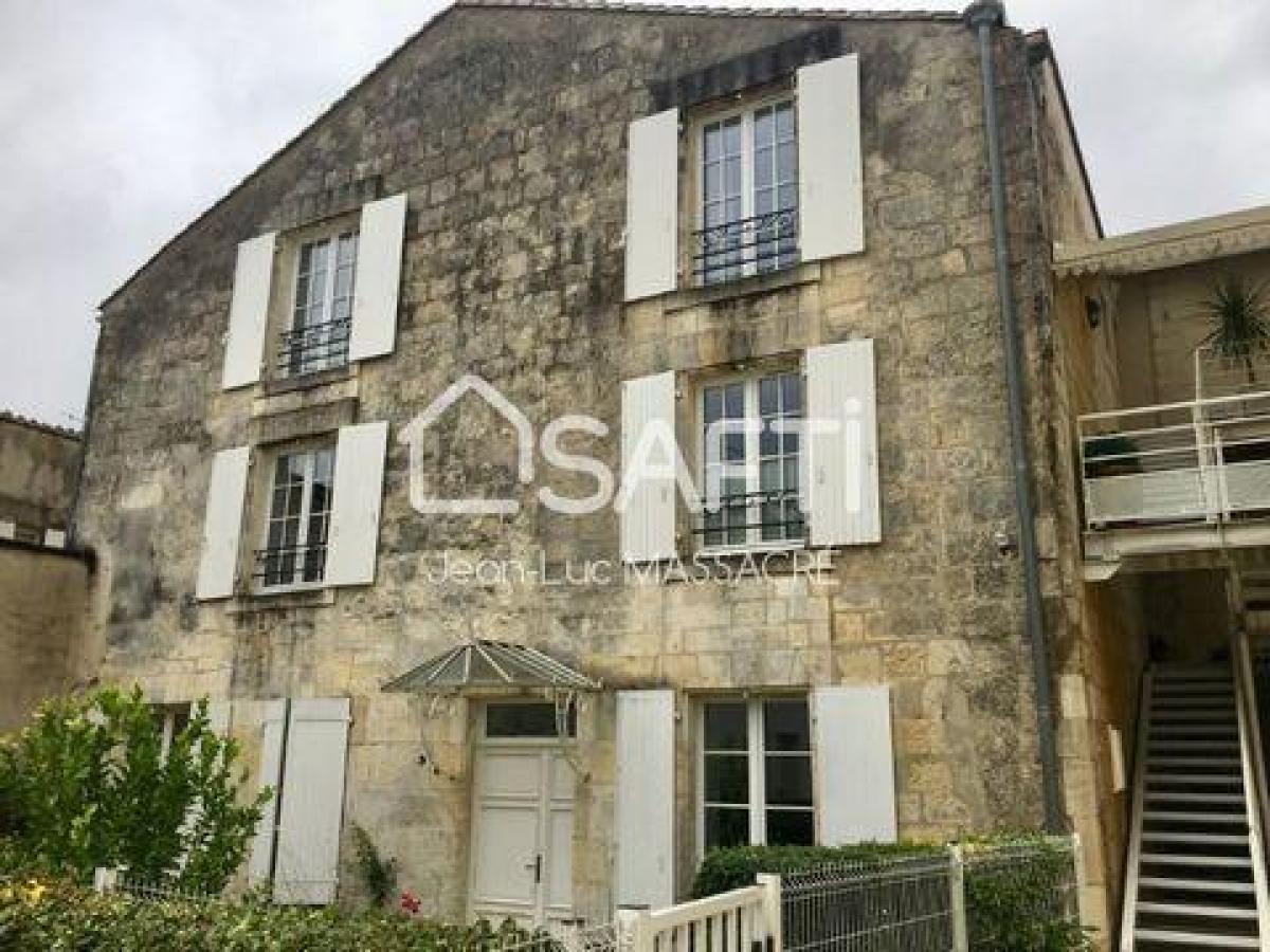 3 bedrooms Apartment in Cognac, France No. 33285