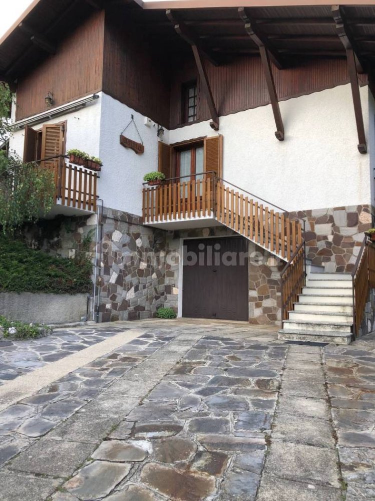 2 Schlafzimmer Villa in Carenno, Italy, Nr. 366228