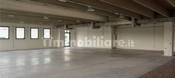 1 room Warehouse in Cermenate, Italy No. 6464 11