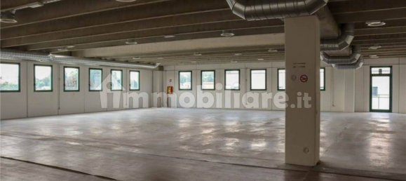 1 room Warehouse in Cermenate, Italy No. 6464 12