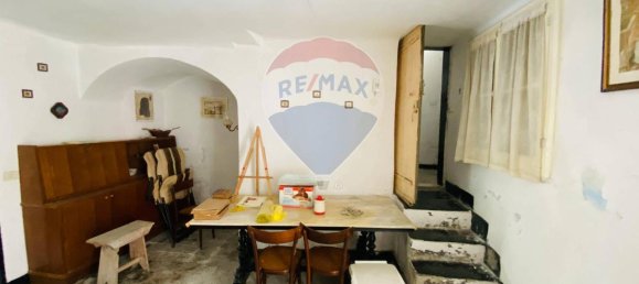 8 rooms House in Carrodano, Italy No. 14929 36