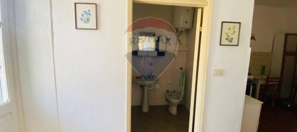 8 rooms House in Carrodano, Italy No. 14929 27