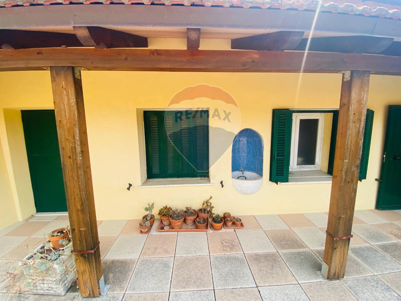 8 rooms House in Carrodano, Italy No. 14929