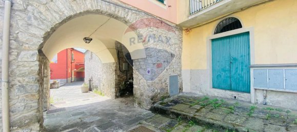 8 rooms House in Carrodano, Italy No. 14929 7