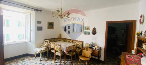 8 rooms House in Carrodano, Italy No. 14929 14