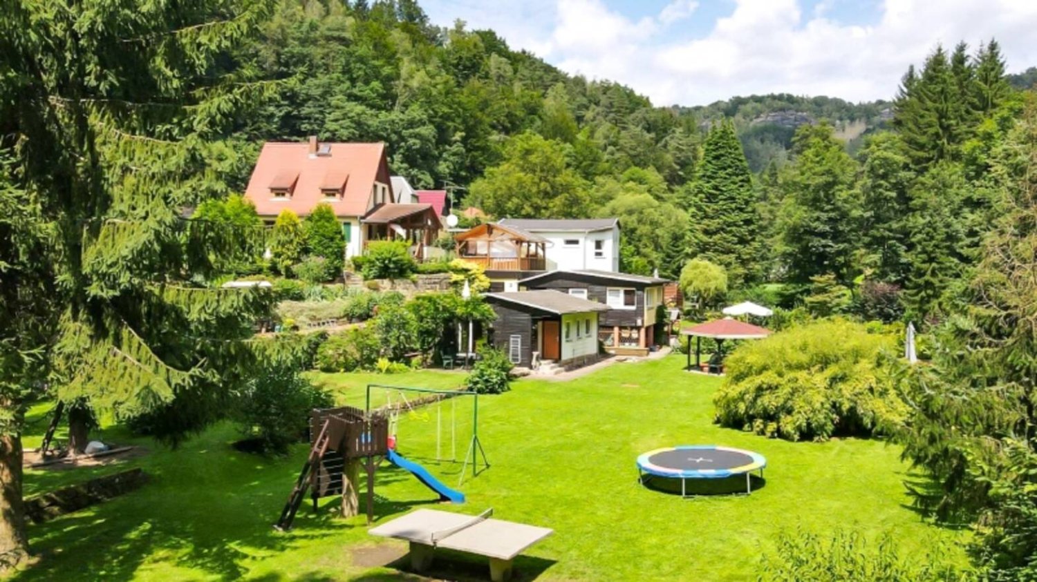 10غرفة تاون هاوس في Sachsische Schweiz-Osterzgebirge, Germany رقم 231941