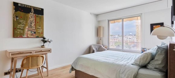 4 bedrooms Apartment in Paris, France No. 347948 3