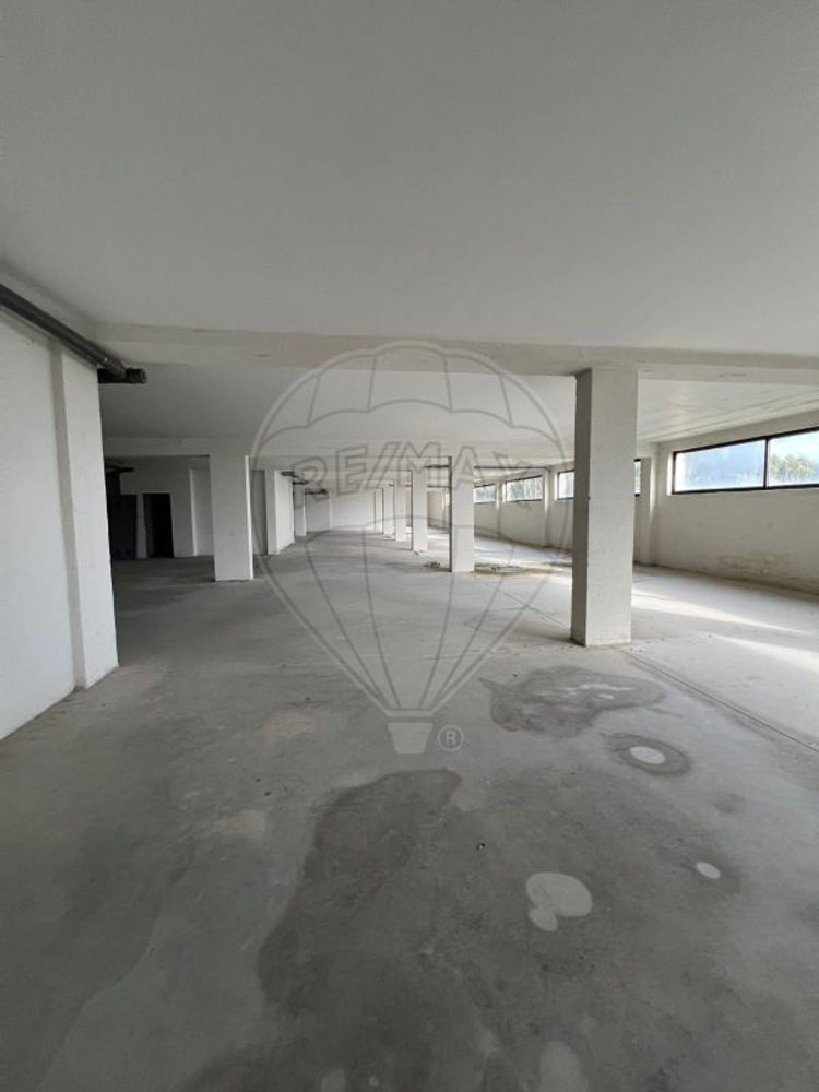 Garaje en Marco de Canaveses, Portugal 1240 m² No. 59657