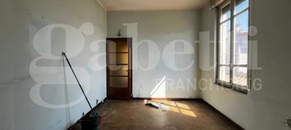 3 rooms Apartment in Cremona, Italy No. 287407 7