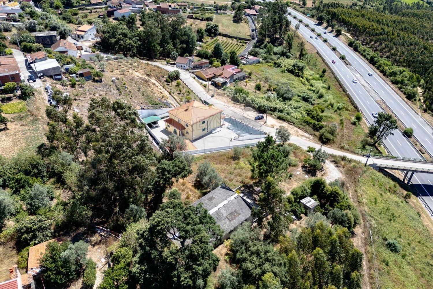  Land in Coimbra, Portugal No. 266970