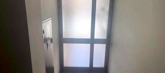 134m² Commercial property in Poggibonsi, Italy No. 311460 6