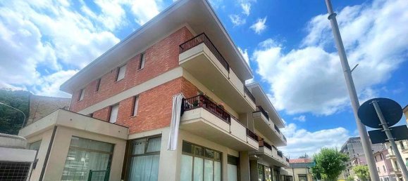 134m² Commercial property in Poggibonsi, Italy No. 311460 23