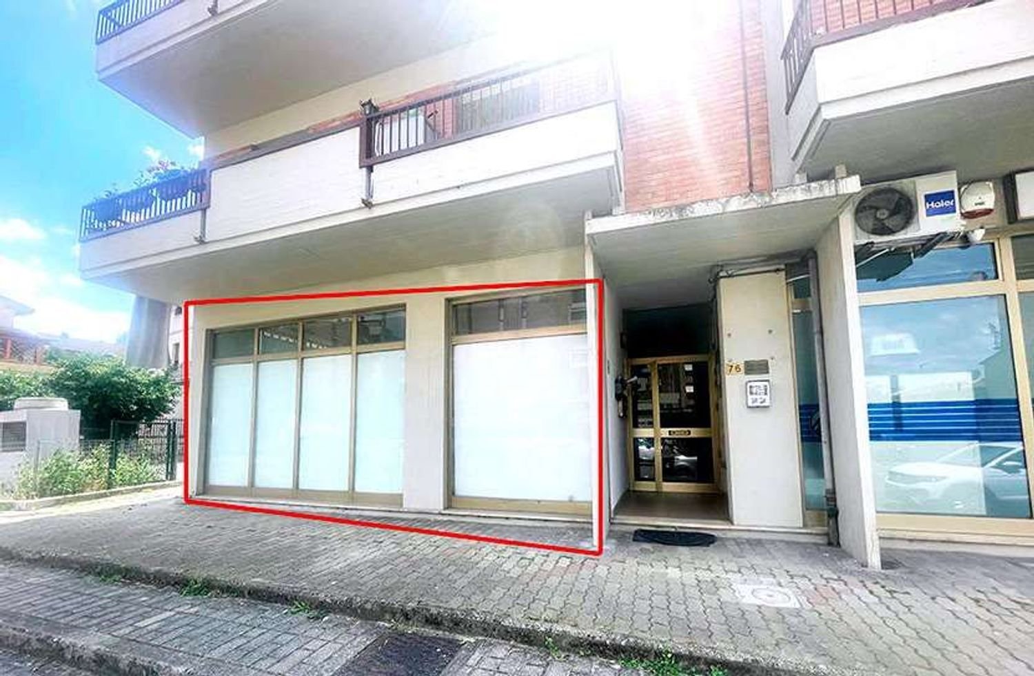 134m² Commercial property in Poggibonsi, Italy No. 311460