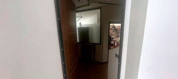 134m² Commercial property in Poggibonsi, Italy No. 311460 7