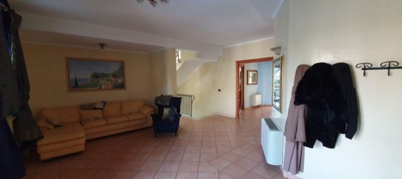 Квартира с 7 комнатами в Фрозиноне, Италия № 32417 7