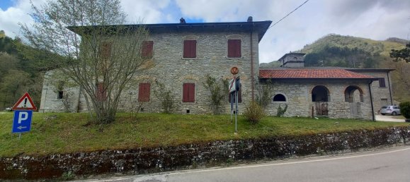 Дом с 14 комнатами в Портико э Сан Бенедетто, Италия № 255204 2