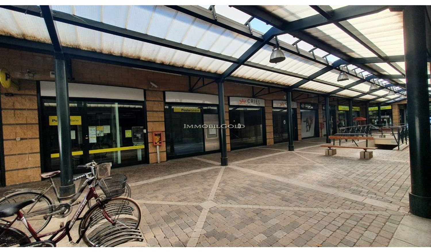 Gewerbliche Immobilie in Abbiategrasso, Italy 150m², Nr. 361056