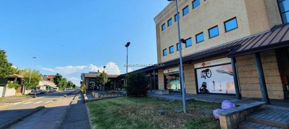Gewerbliche Immobilie in Abbiategrasso, Italy 150m², Nr. 361056 11