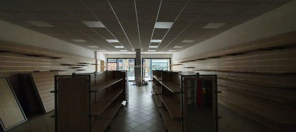 Gewerbliche Immobilie in Abbiategrasso, Italy 150m², Nr. 361056 7