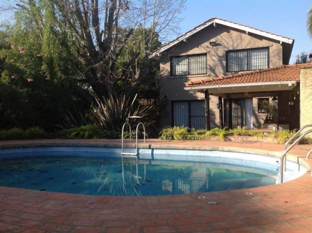 3 bedrooms House in Berazategui, Argentina No. 21457