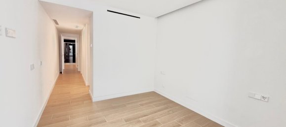 Apartamento de 3 dormitorios en Fuengirola, Spain No. 146604 40