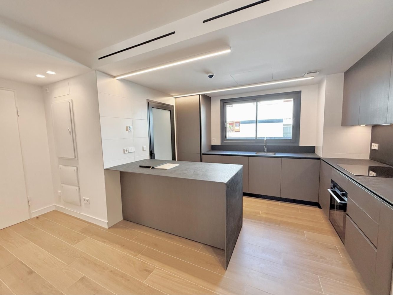 Apartamento de 3 dormitorios en Fuengirola, Spain No. 146604