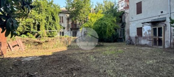 3 bedrooms House in San Bonifacio, Italy No. 314464 4