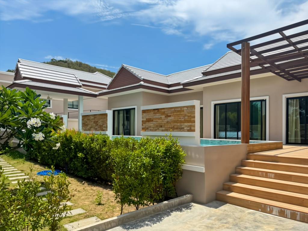 4 bedrooms Villa in Pran Buri, Thailand No. 59534