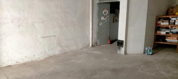 Garage à Cremona, Italy 85m² No. 83258 3