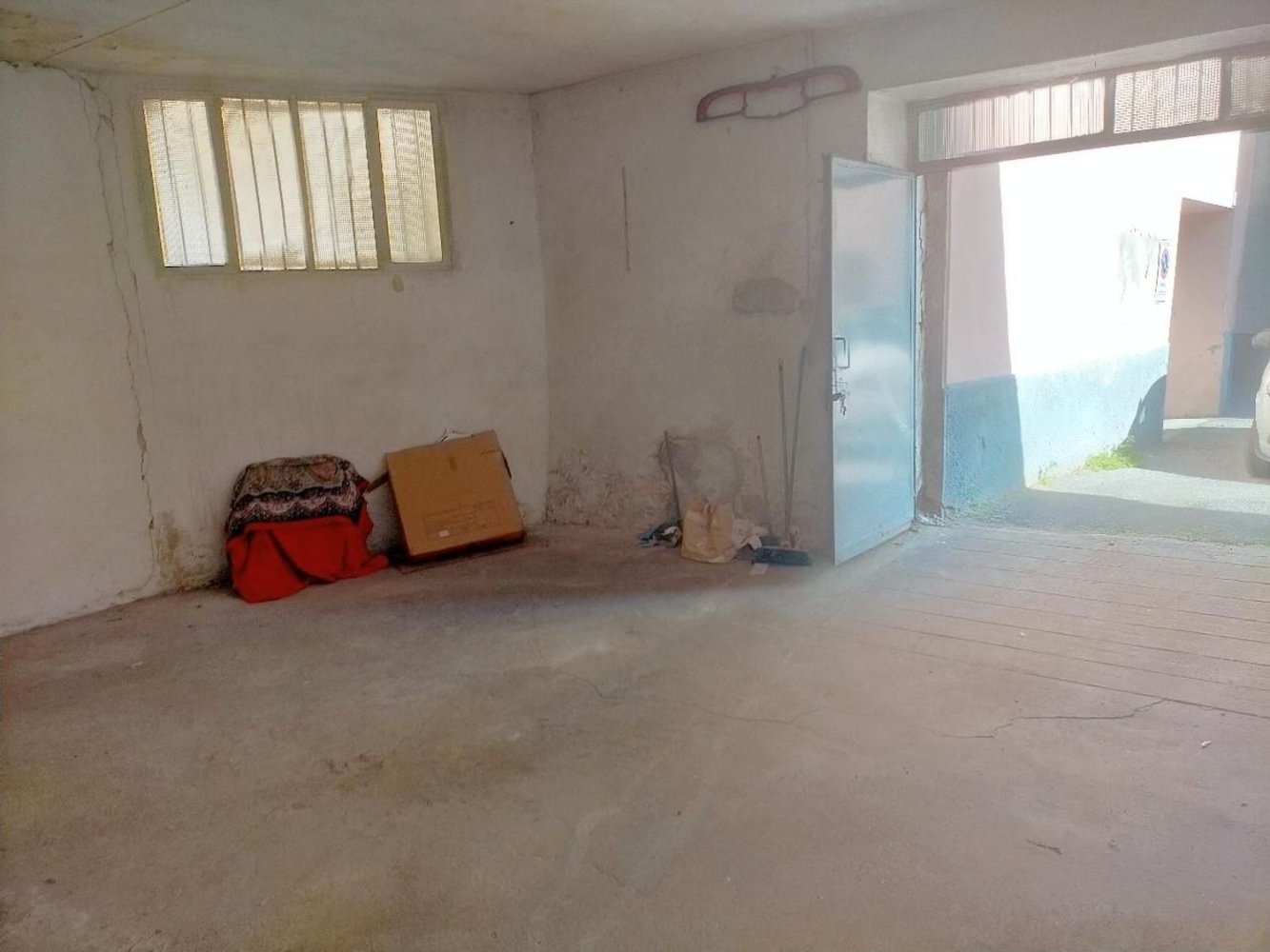 Garage à Cremona, Italy 85m² No. 83258