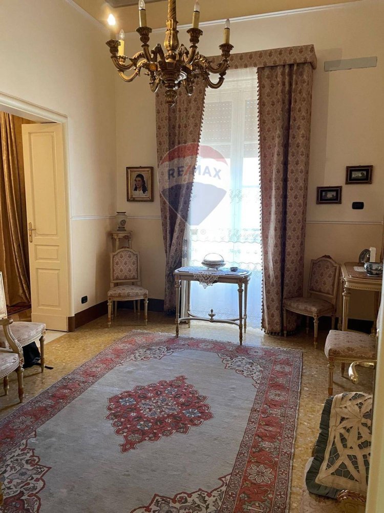 Edifício em Lentini, Italy 940 m² N.º 306174