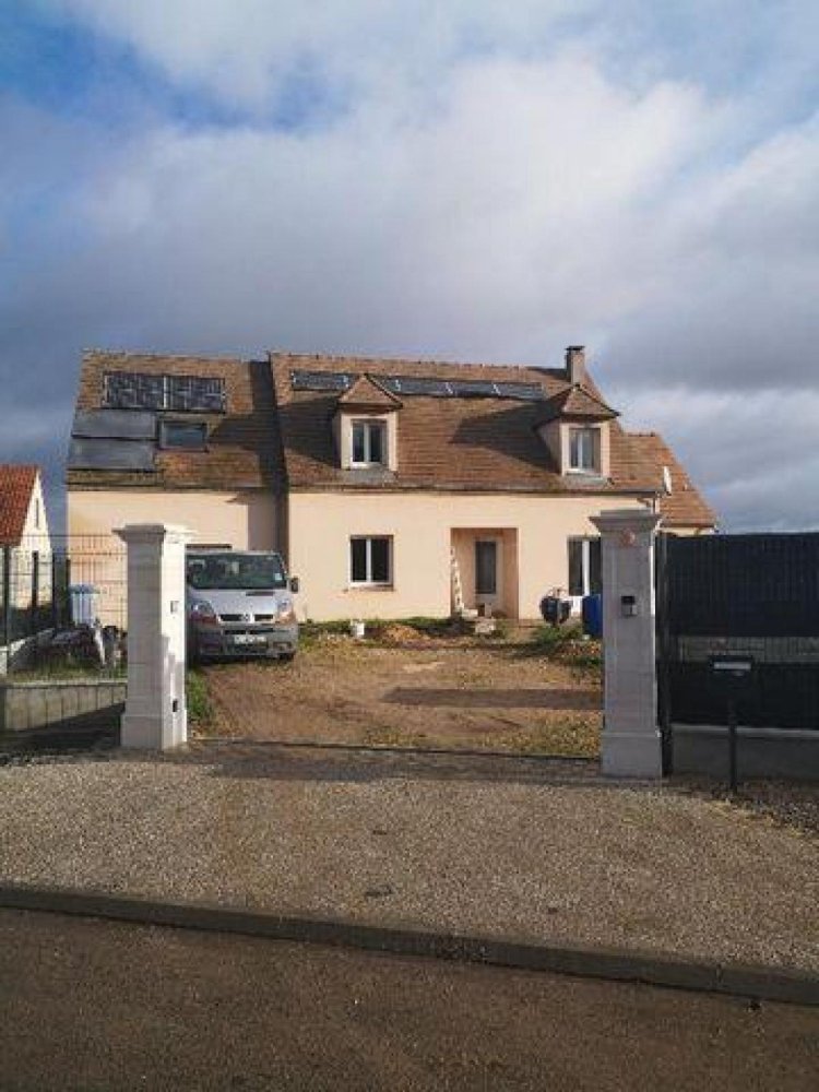5 bedrooms House in Villars, France No. 9064