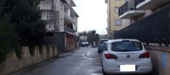 6 rooms Apartment in Naples, Italy No. 15008 2