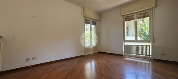 4 bedrooms Apartment in Parma, Italy No. 359914 15