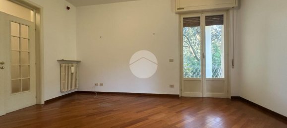 4 bedrooms Apartment in Parma, Italy No. 359914 14
