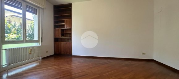 4 bedrooms Apartment in Parma, Italy No. 359914 16
