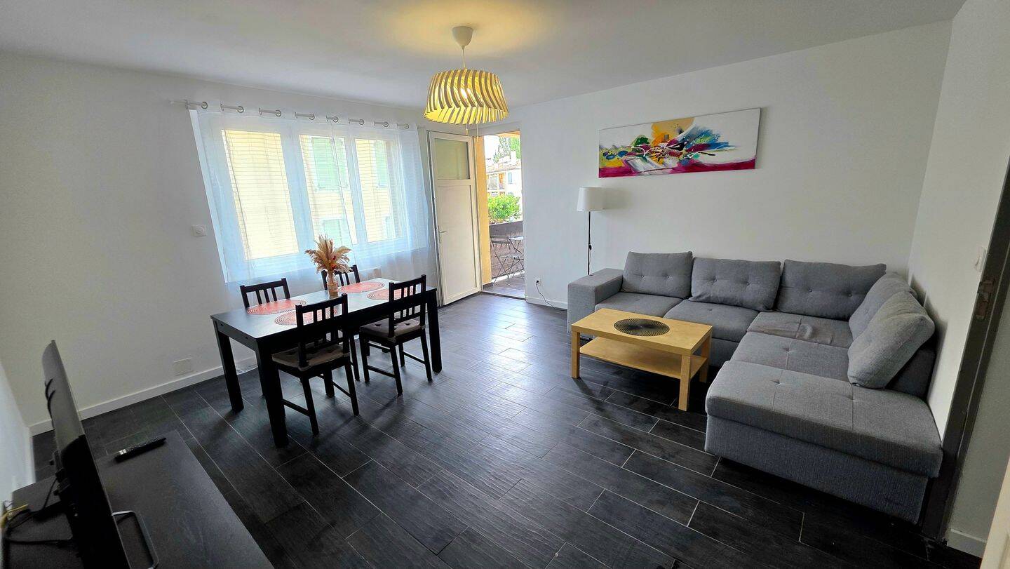 2 Schlafzimmer Wohnung in Salernes, France, Nr. 346097