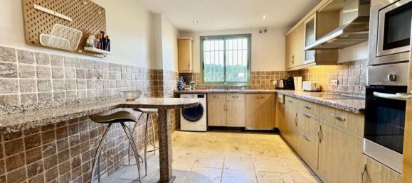 Apartamento de 2 dormitorios en Marbella, Spain No. 183280 7