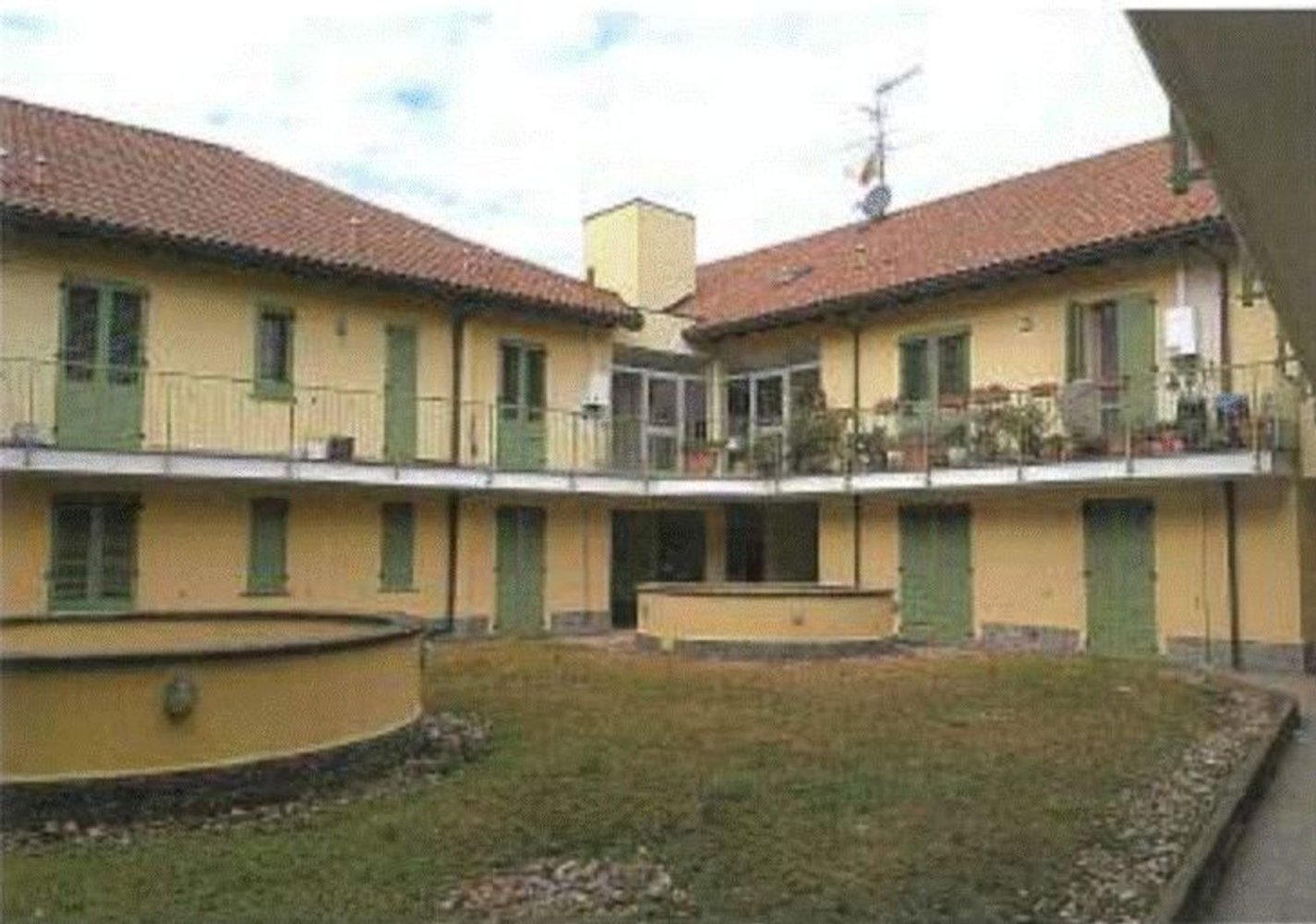 Apartamento de 2 habitaciónes en Castano Primo, Italy No. 1697