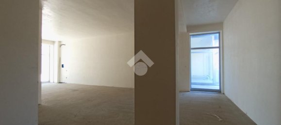 Propiedad comercial de 1 habitación en Cosenza, Italy No. 36181 5