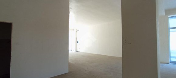 Propiedad comercial de 1 habitación en Cosenza, Italy No. 36181 3