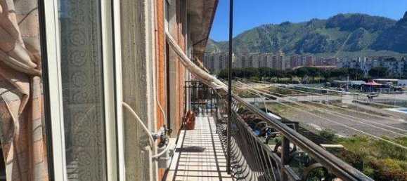 3 Schlafzimmer Wohnung in Palermo, Italy, Nr. 264387 2