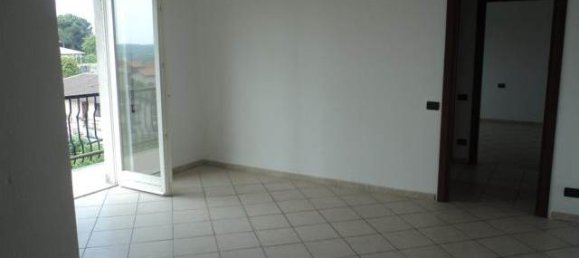 1 bedroom Apartment in Veniano, Italy No. 178621 2