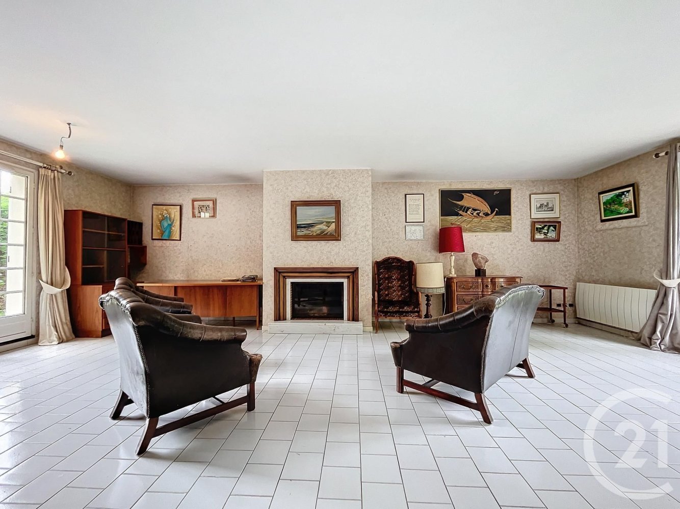 Замки и поместья с 4 спальнями в Сент-Андре-ле-Вержер, Франция № 257912