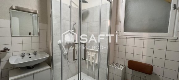 3 Schlafzimmer Haus in Chateauroux, France, Nr. 209579 5