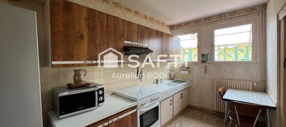 3 Schlafzimmer Haus in Chateauroux, France, Nr. 209579 3