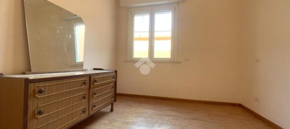 Дом с 3 комнатами в Римини, Италия № 16452 10