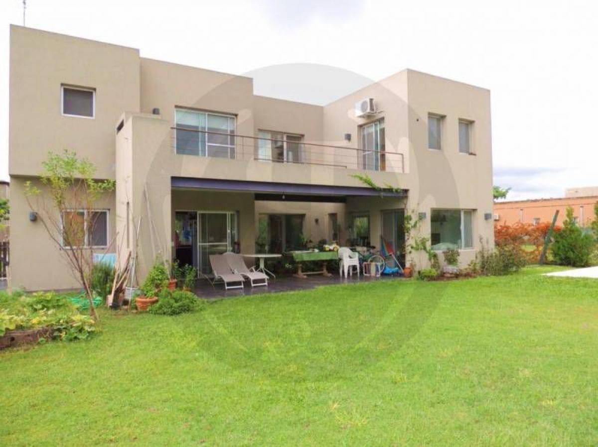 3 bedrooms House in Tigre, Argentina No. 62886