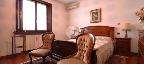 8-salle Villa à Mantua, Italy No. 314771 22